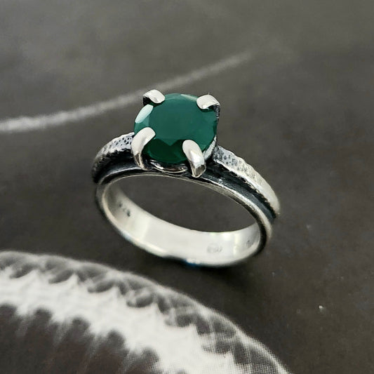 REPTILIAN ring with green onyx