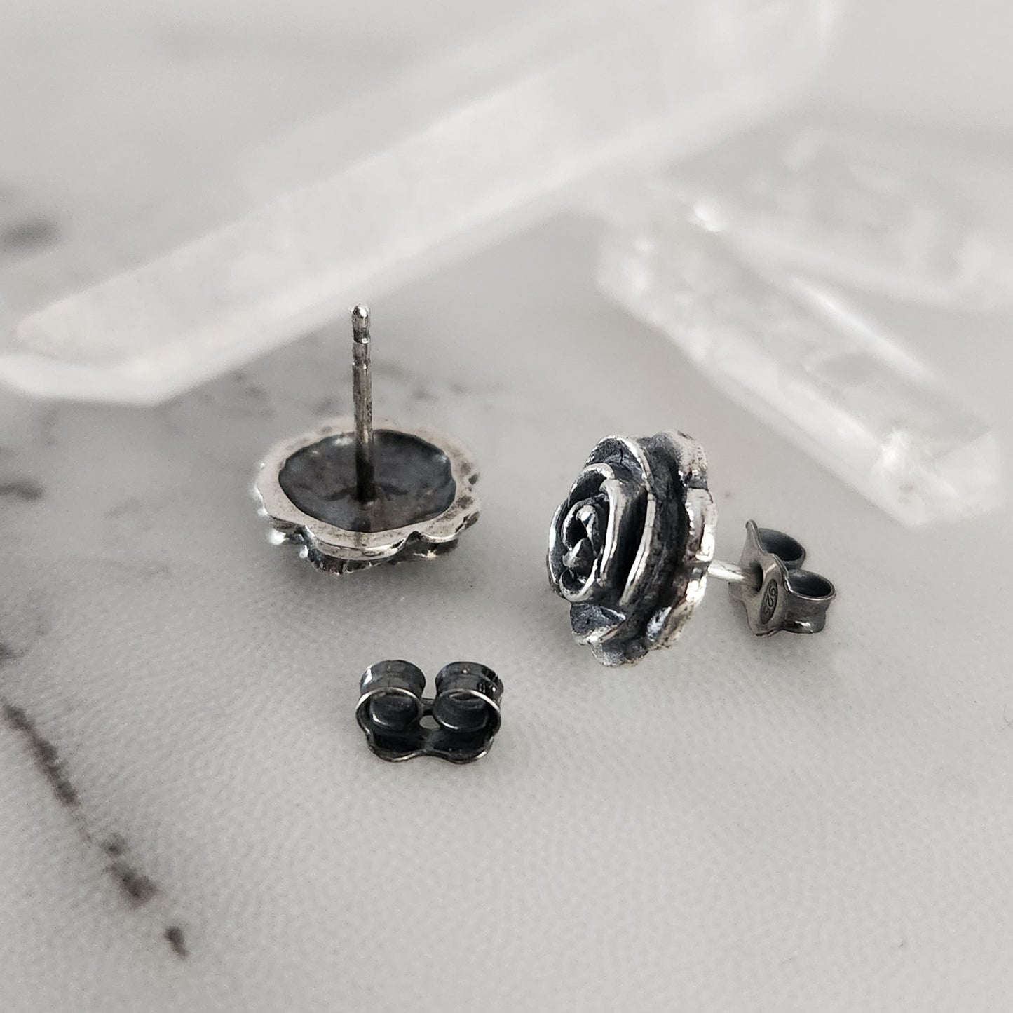 BLACK ROSES studs