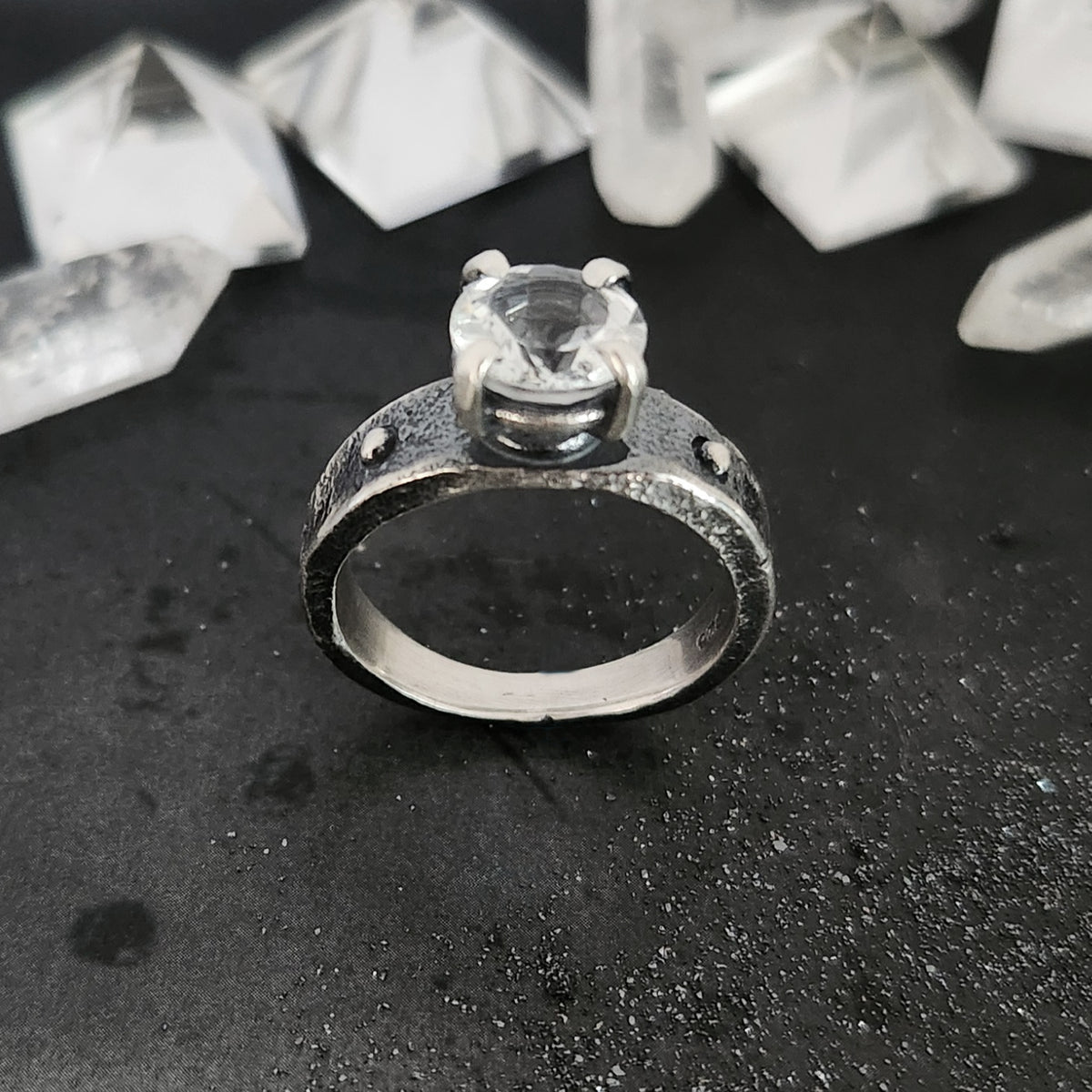 SOLITARY REIGN ring with white topaz