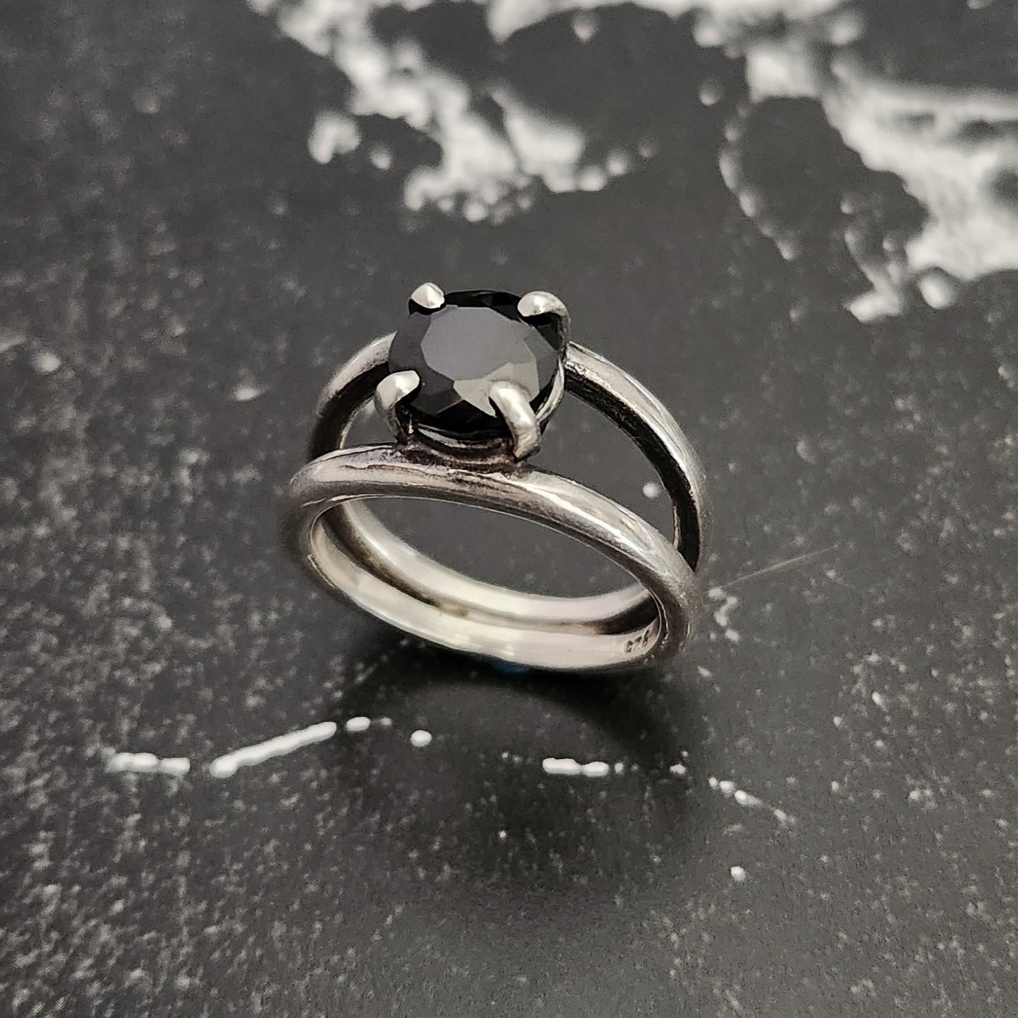 BLACK SPINEL ring size 8