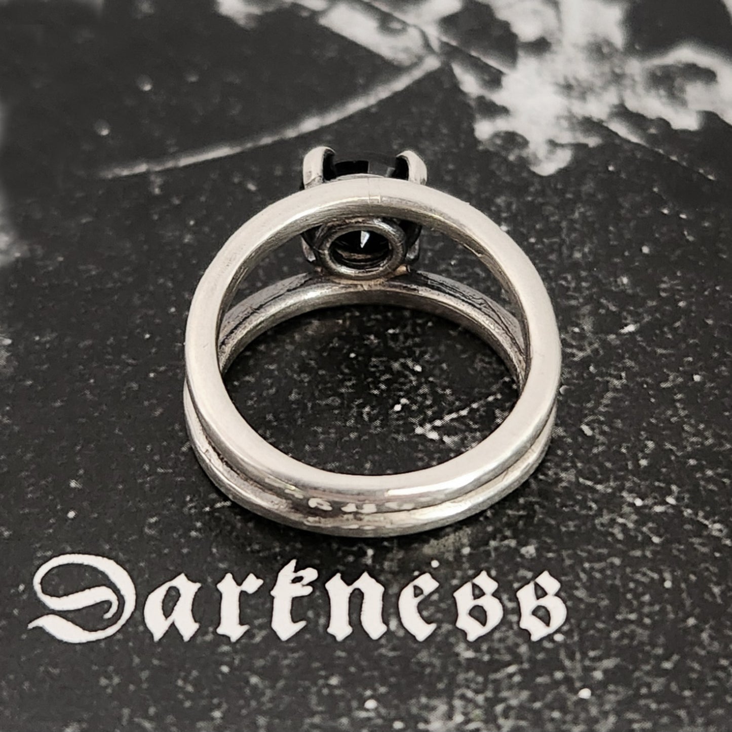 BLACK SPINEL ring size 8