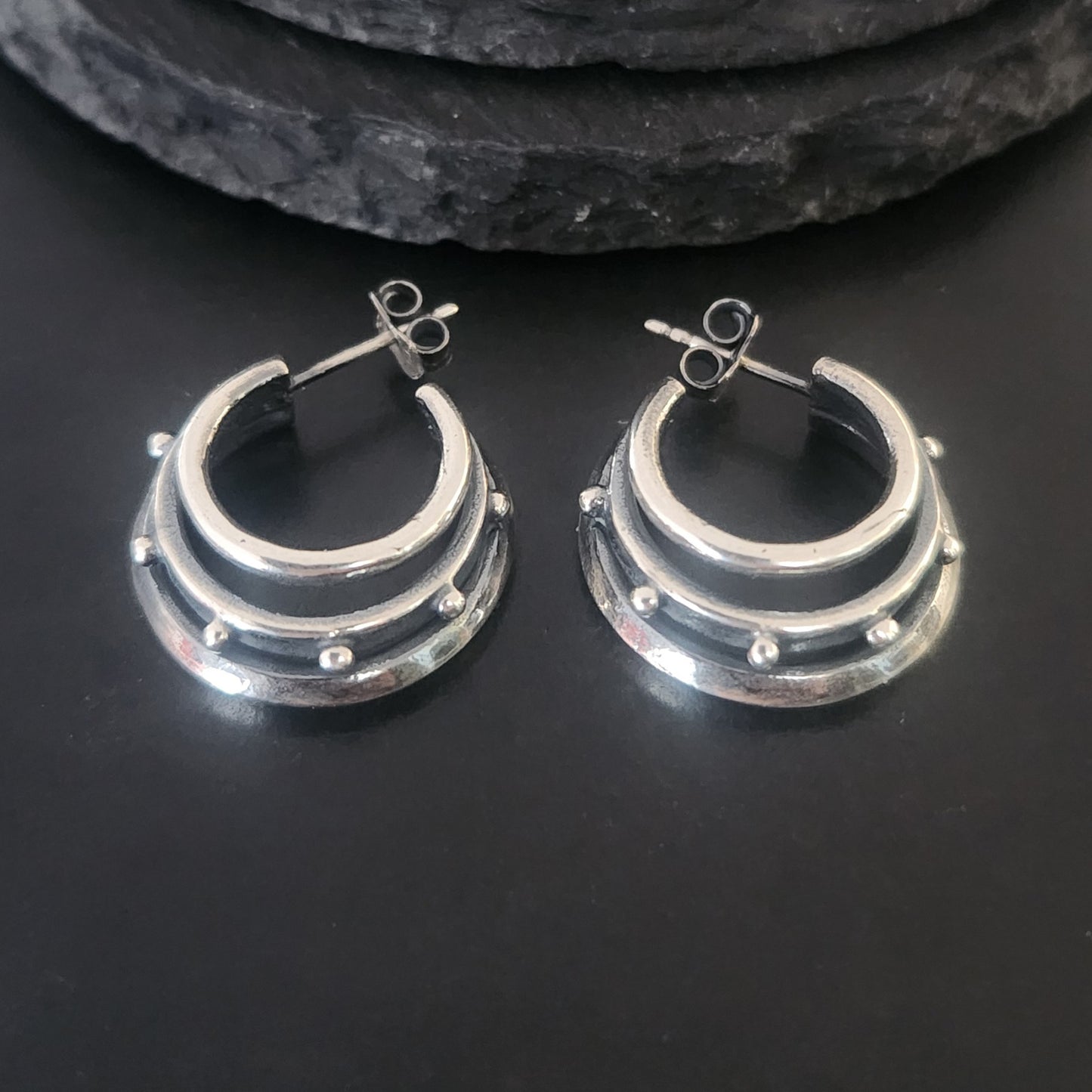 TRIPLE HOOPS