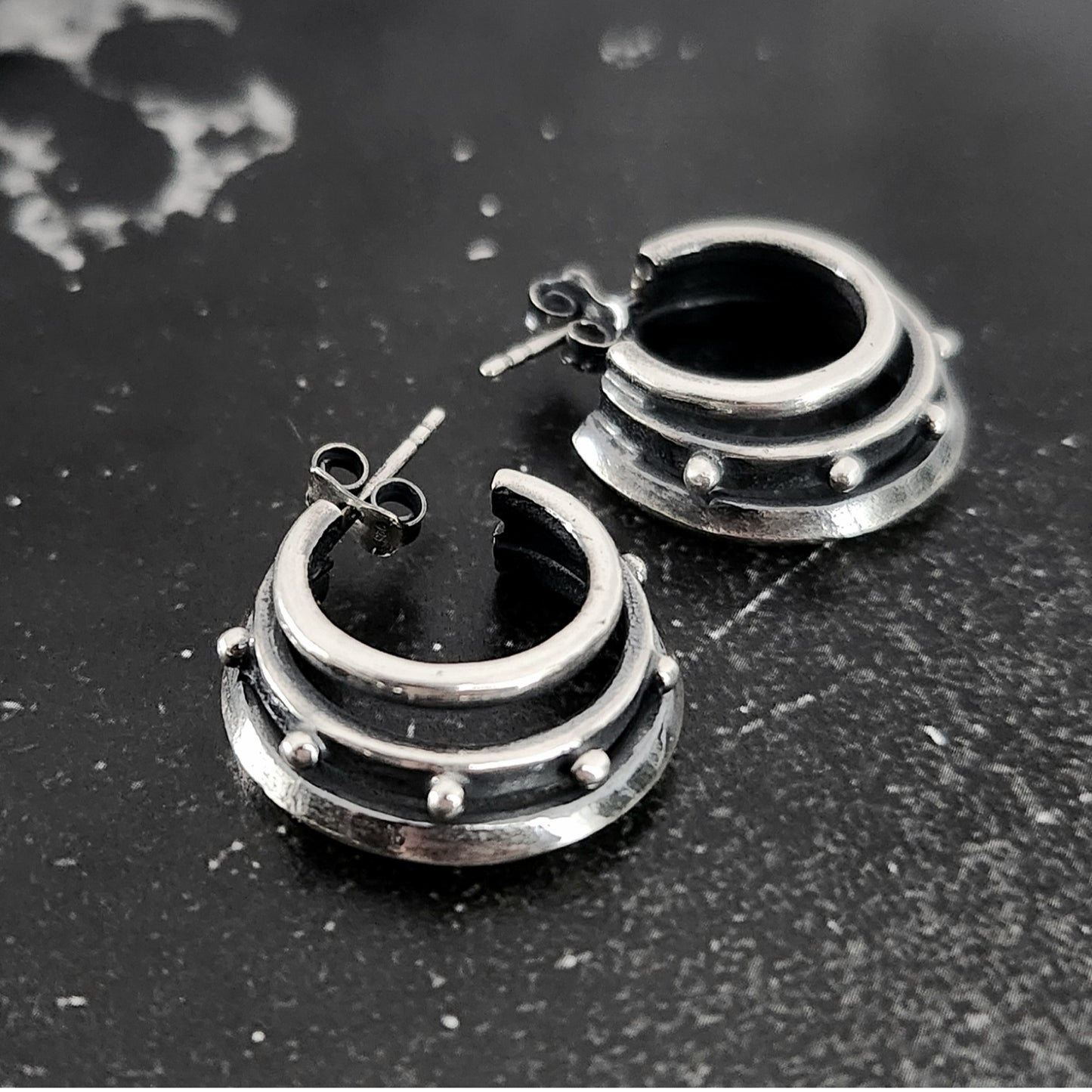 TRIPLE HOOPS