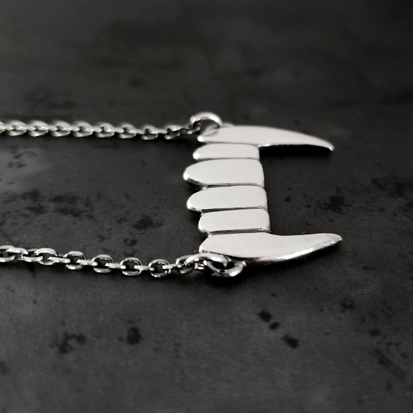 TRUE FANGS necklace