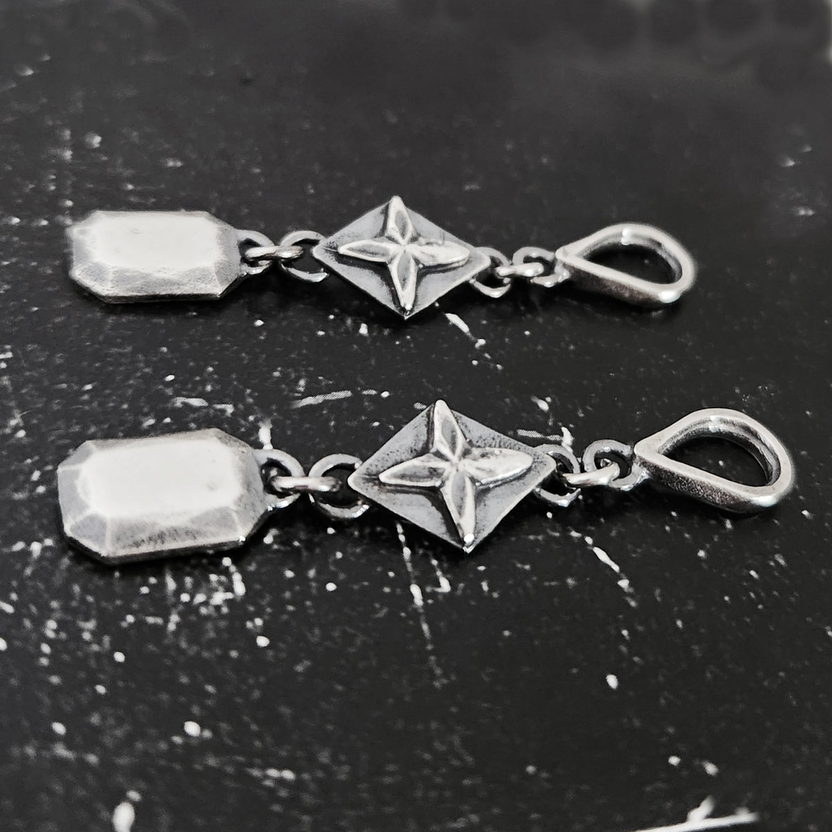 VESPERA earrings