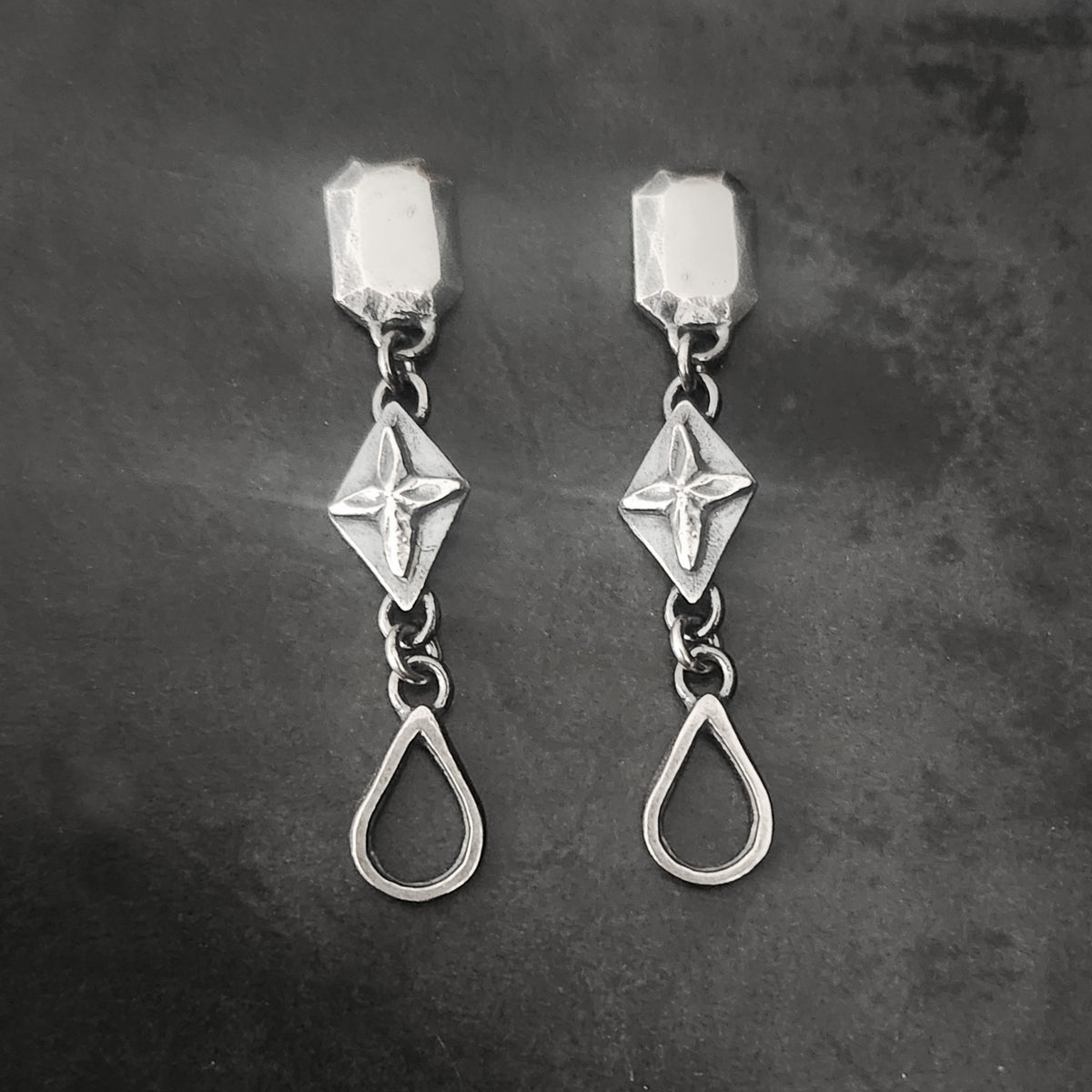 VESPERA earrings