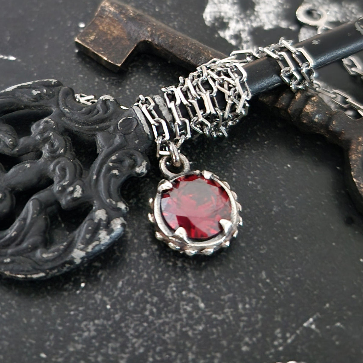 VENUS FLYTRAP necklace with red cz