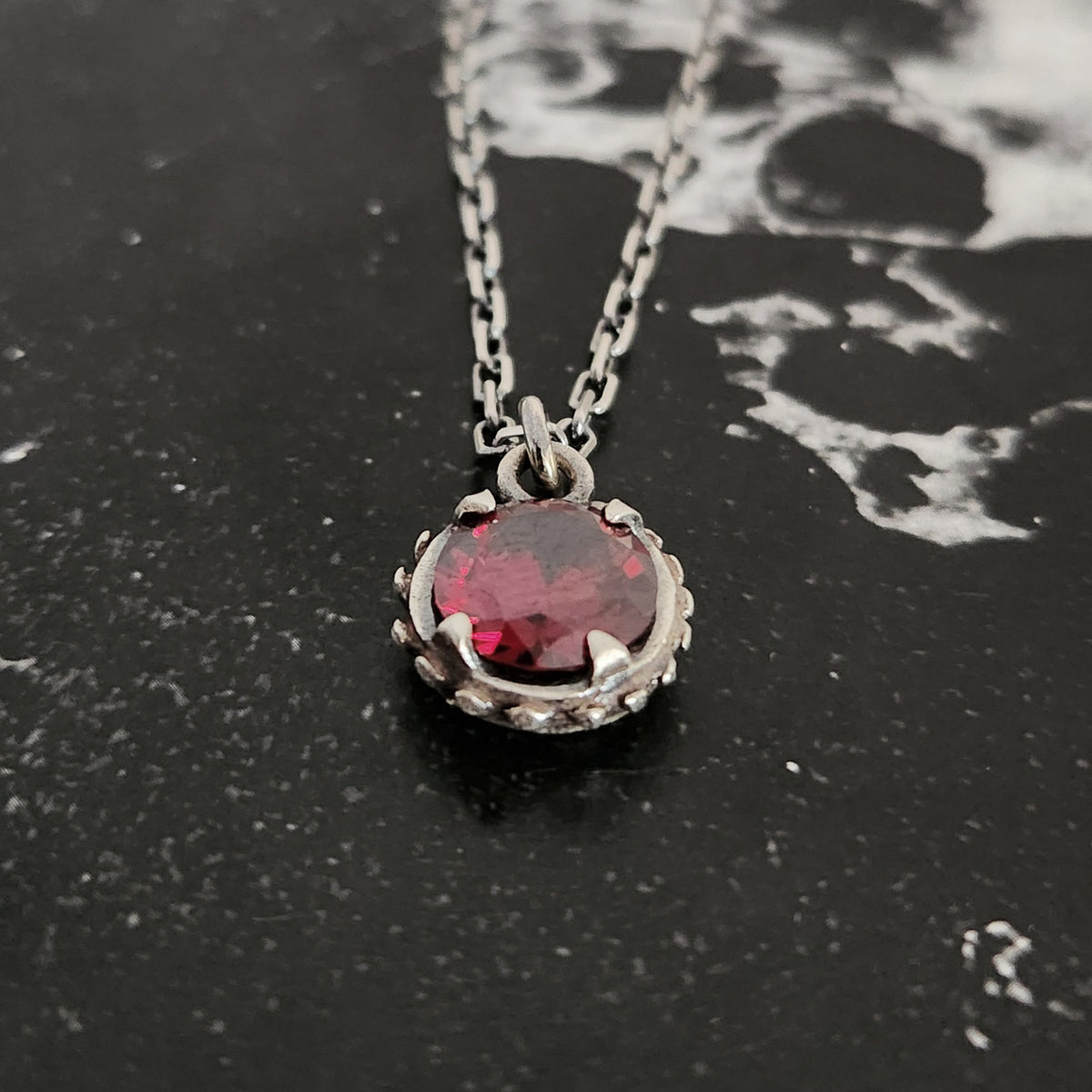 VENUS FLYTRAP necklace with red cz