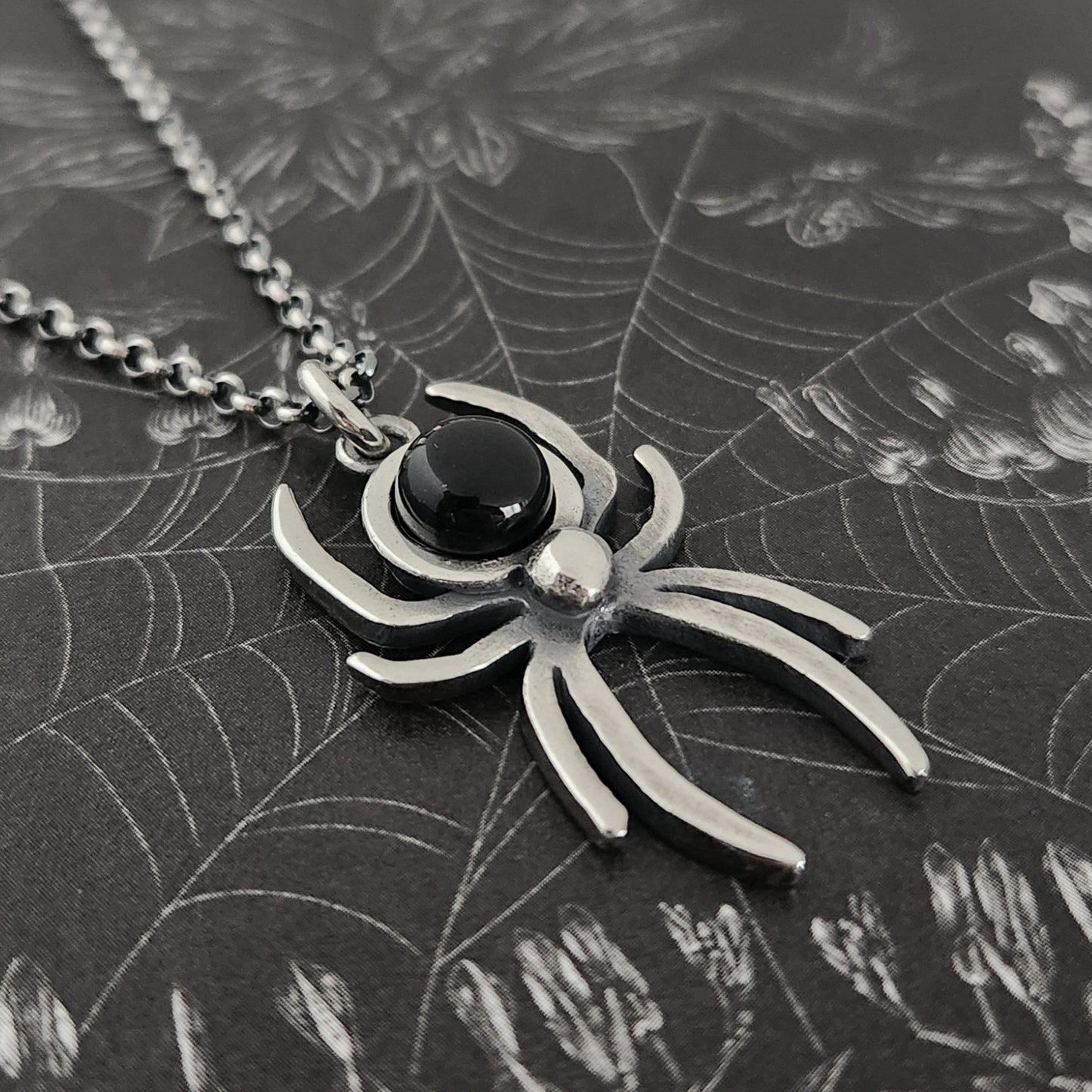 WIDOW necklace with onyx