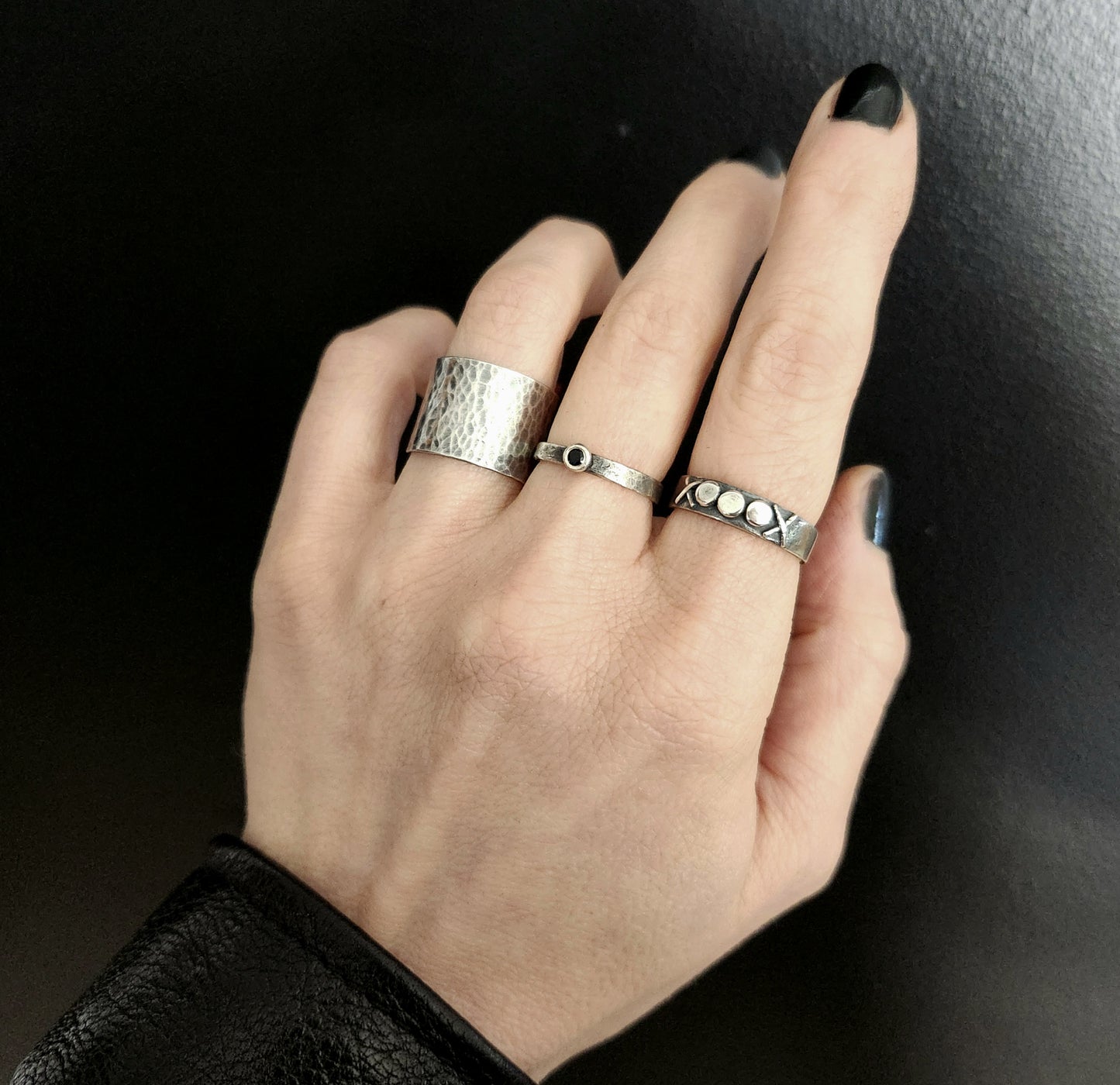 1AM ring with black spinel